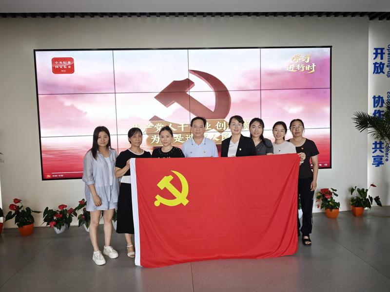 校医院组织全体党员参观树立和践行正确政绩观学习教育体验馆